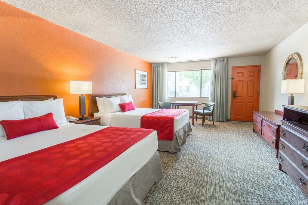 Dobson Ranch Inn Меса Экстерьер фото